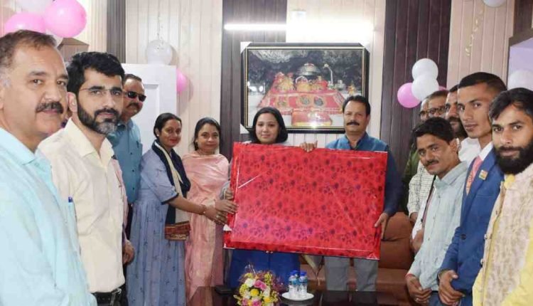 DDC Council Udhampur accords affectionate farewell to outgoing DC