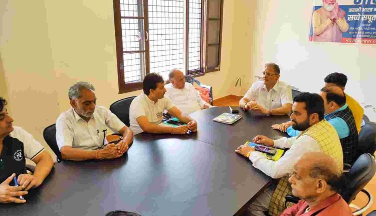 Reinforce Party at booth level to ensure momentous victory in upcoming polls: Kavinder