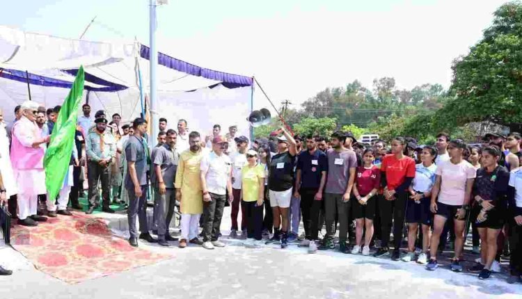 Lt Governor flag offs marathon to celebrate 100th episode of Hon’ble Shri Narendra Modi Ji's Mann Ki Baat