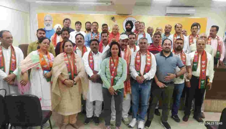 Don’t blame agencies, ask people to join probe: Kavinder tells Farooq