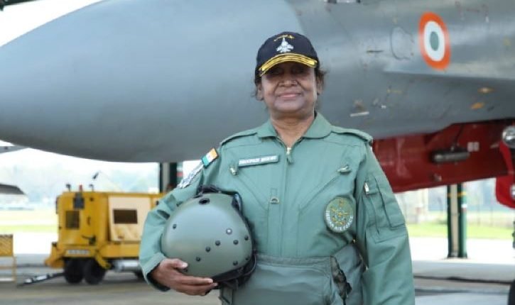 President of India takes a historic sortie in a Sukhoi 30 MKI fighter aircraft