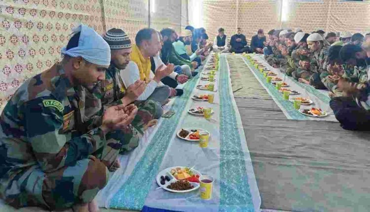 Banihal: Dawat-e-Iftar hosted by Indian army