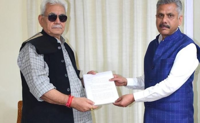 Former Minister; former President JKHCBA Jammu call on Lt Governor
