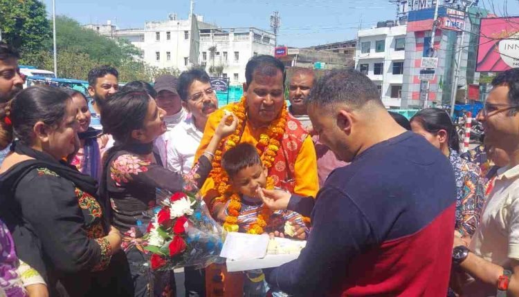 Muster courage to take action against private schools: Amit Kapoor