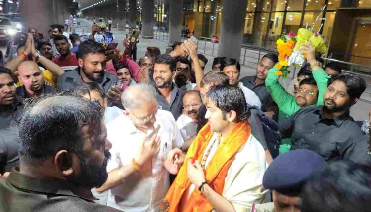 Kavinder meets Dhirendra Shastri, backs Baba’s ideology on Hindu culture
