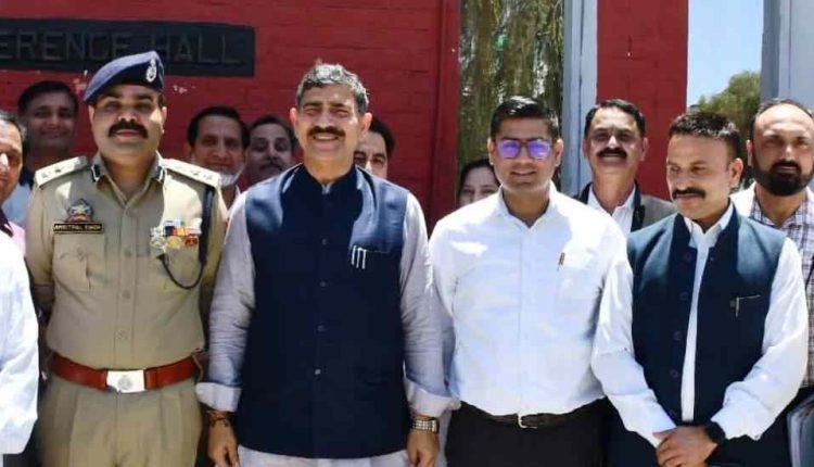 Rajouri: MP Jugal Kishore reviews progress of CSSs at DISHA meeting