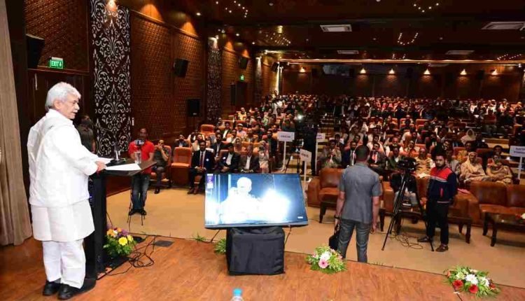 Lt. Governor Manoj Sinha Inaugurates Srinagar Smart City Projects: Polo View, Abi Guzar Shiv Temple, and Advanced Traffic Management Vehicles