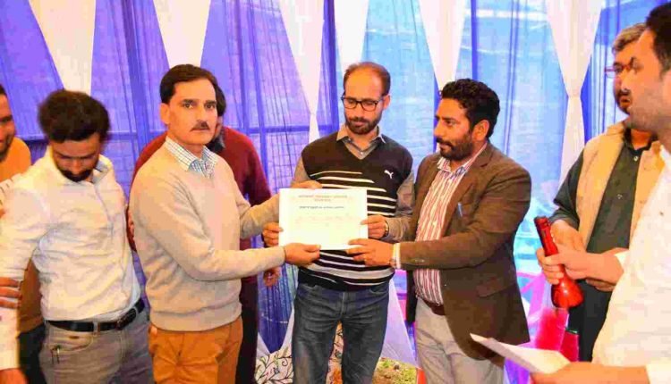 Treasury Officer Pulwama warmly farewells Transferred Auditors