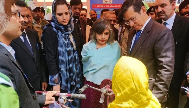 Chief Justice N Kotiswar Singh Emphasizes Timely Disposal of Old Cases and Accessibility of Justice to the Common Man in Baramulla District