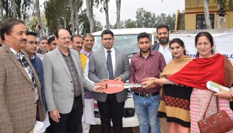 Empowering Women Entrepreneurs: Shalini Khokher's Inspiring Journey in the Beauty Parlour Business