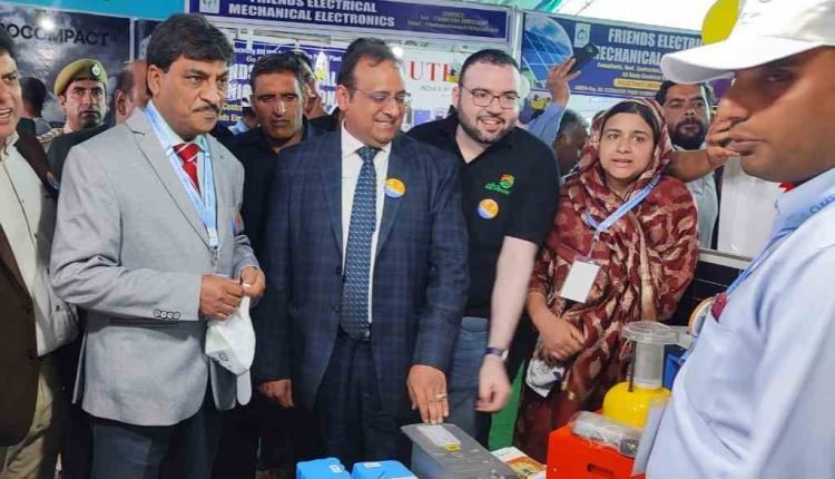 CS launches week long Kashmir Solar Expo-2023;Asks people to take maximum benefit from the schemes