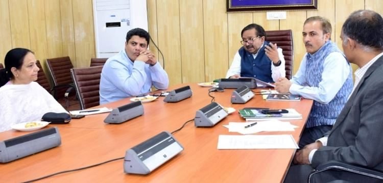 Dheeraj Gupta reviews progress on Mission LiFE in J&K