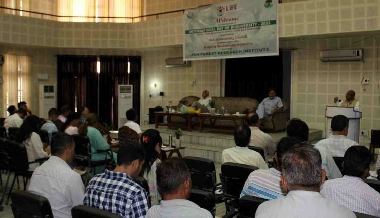 Int’l Day for Biological Diversity: Awareness session on J&K’s Birds, Butterfly, Plant diversity organised in Forest Information Centre