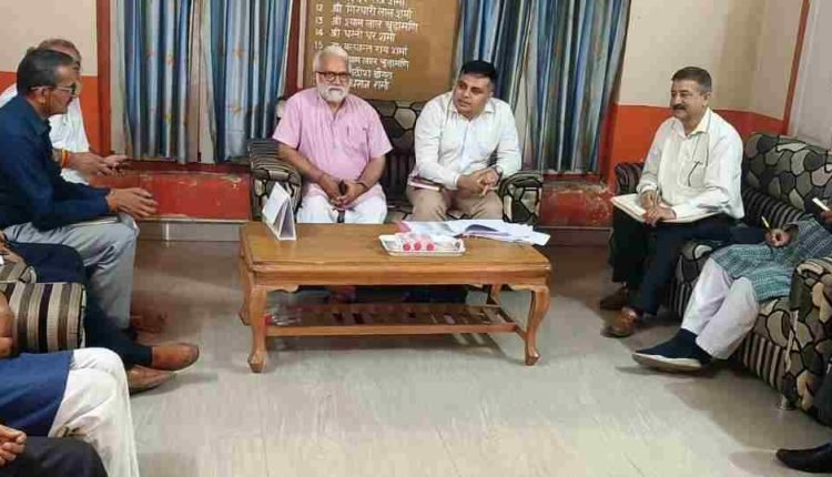 Shri Amarnath Ji Yatra 2023 : ADC (Adm) reviews establishment of registration counters, other basic amenities in Geeta Bhawan, other places