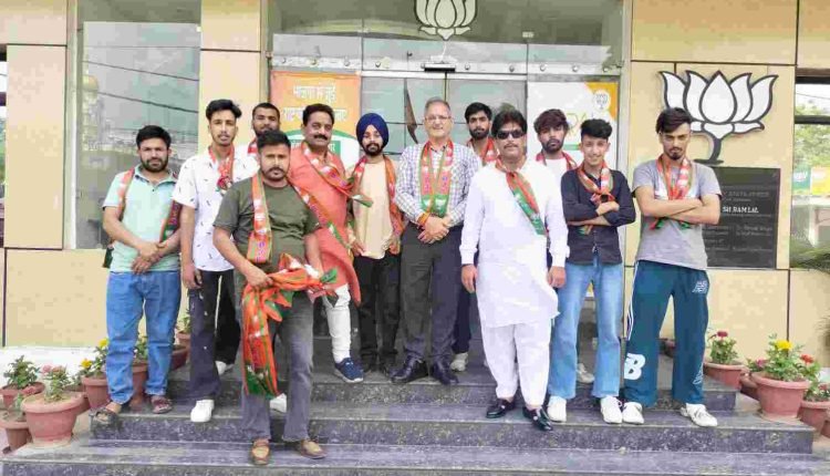 Seamless public welfare, global eminence gist of Modi Govt’s 9 years in power: Kavinder