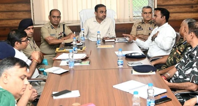 Div Com inspects Shri Amarnath ji Yatra arrangements at Yatri Niwas