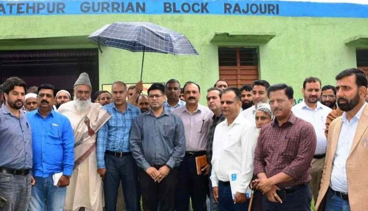 Deputy Commissioner Addresses Public Issues at Fatehpur Gurrian: Weekly Block Diwas in Rajouri