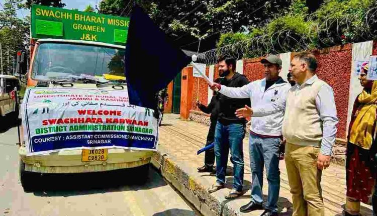 DC Srinagar Mohammad Aijaz Asad  flags off Swachhta Carvaan in District