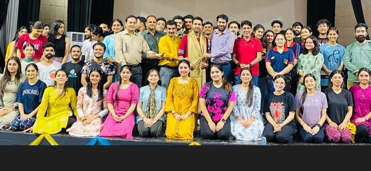 Sunny Mujoo felicitated by Natrang for his contribution to traditional dance in Jammu and Kashmir