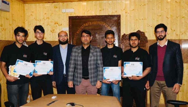 DC Srinagar Mohammad Aijaz Asad felicitates toppers of IIT-JEE Mains Examination 2023
