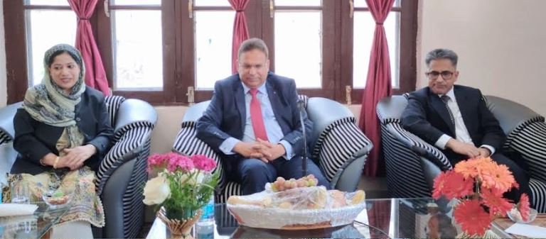 Justice Wasim visits Kupwara; reviews functioning of District Court Complex