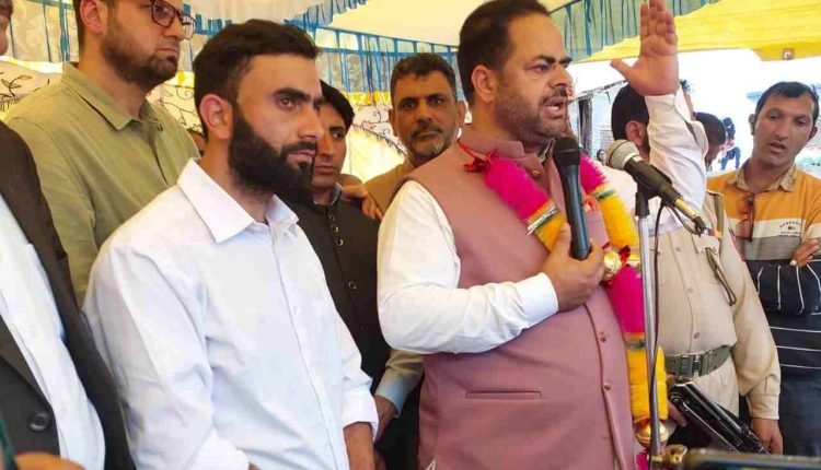 JKPCC Chief addresses impressive public meeting, Says downgrading, dividing J&K into two UT disrespect to people’s aspirations
