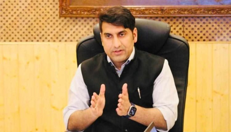Srinagar Admin conducts surprise inspection of over 3 dozen Petrol Pumps in the City