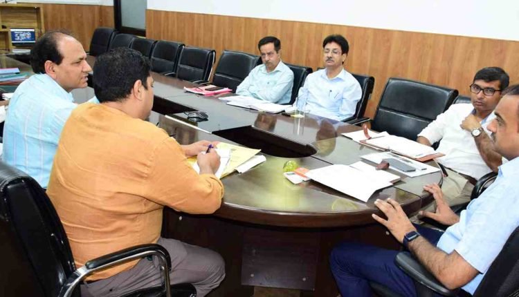 Div Com calls for immediate measures to ensure power, water supply in Jammu division