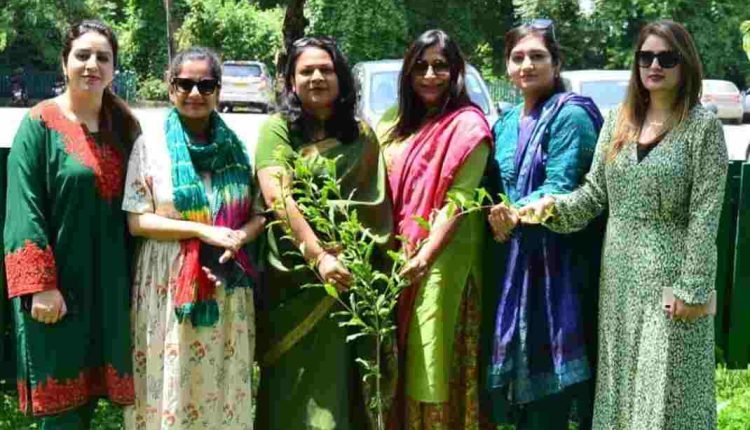 J&K IASOWA's Environmental Awareness Programme Highlights the Importance of Weeding out Single-Use Plastics