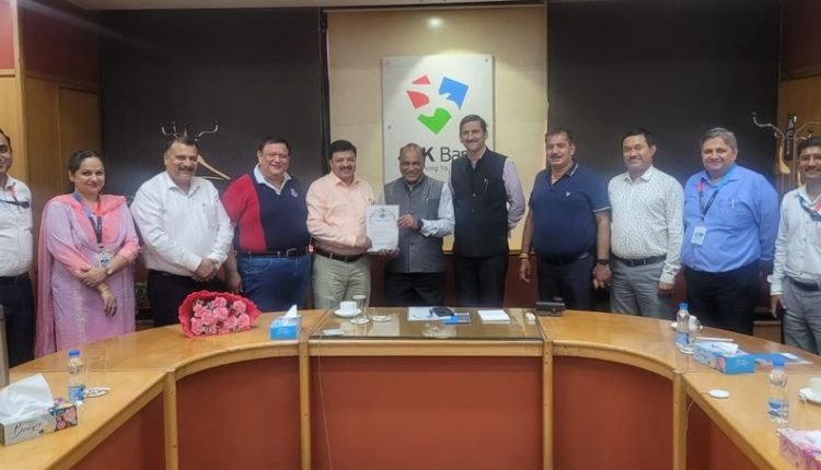 Chamber of Commerce & Industry Jammu Raises Concerns with J&K Bank CEO on Customer Services and Interest Rates