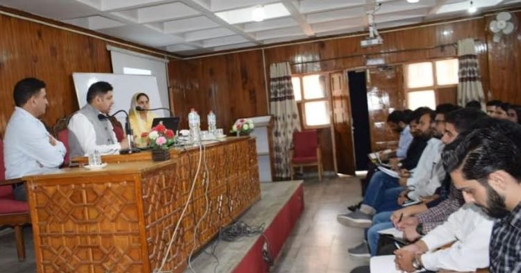 Dr. Langer delivers lecture to JKAS trainee officers at IMPARD