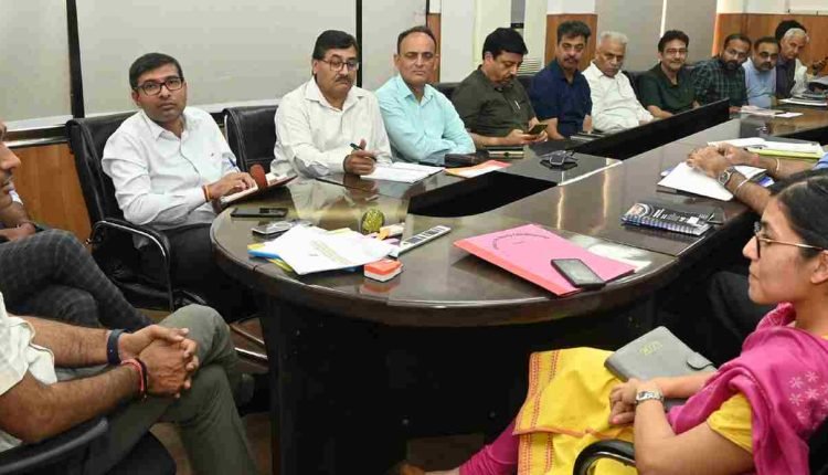 Divisional Commissioner Chairs Meeting to Review Progress on Jammu City Beautification Works