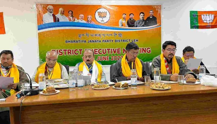 Ashok Koul, Ashish Sood reviews preparations of 9 Saal Bemisal programmes at Leh