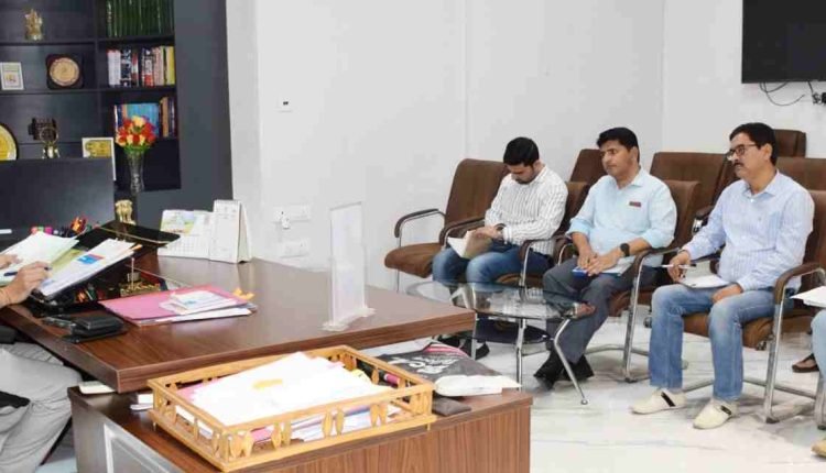 DC Udhampur Reviews Progress of Ayushman Sehat Cards and Aadhar Updation
