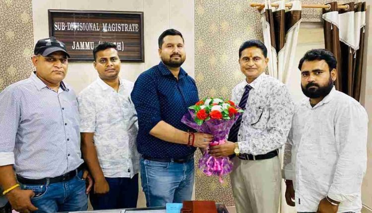 Chairman Sham Lal Gupta Welcomes SDM Atul Dutt Sharma, Discusses Community Support and Welfare Initiatives