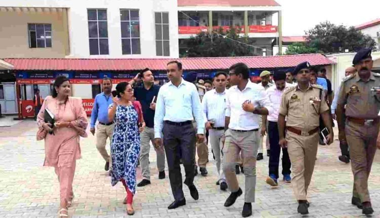 Shri Amarnath Ji Yatra 2023: Div Com reviews finalisation of arrangements at Yatri Niwas