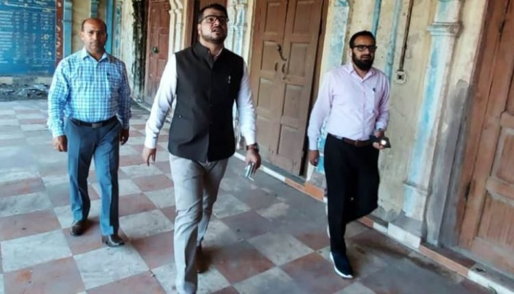 DC inspects Poonch Fort Building, discusses renovation plans