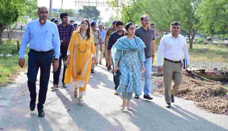 DC Jammu visits Yatri Niwas; Reviews arrangements for Shri Amarnath Ji Yatra 2023  
