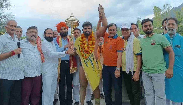 Delhi Wrestler Sumit lifts 58th Aghar Jitto Kesari Dangal Title 2023