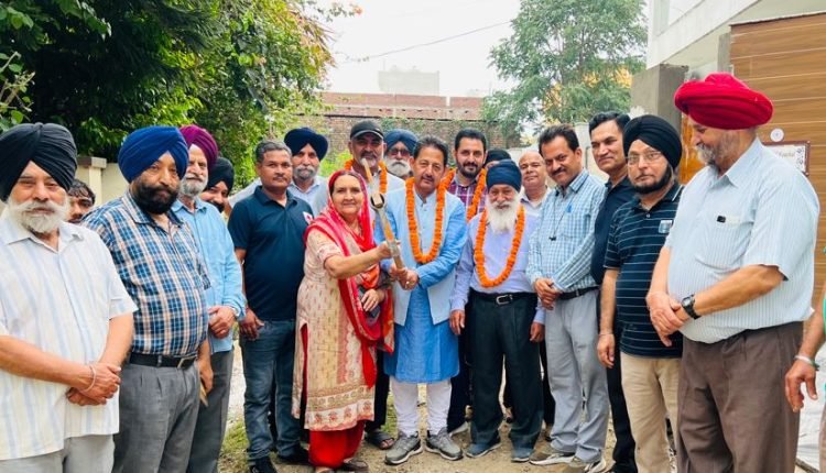 Deputy Mayor Jammu Addresses Local Concerns, Starts Construction of Drains in Ekta Vihar