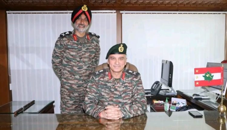 Lieutenant General Rajiv Ghai Assumes Command of Chinar Corps, Pledges Commitment to Peace and Development in Kashmir