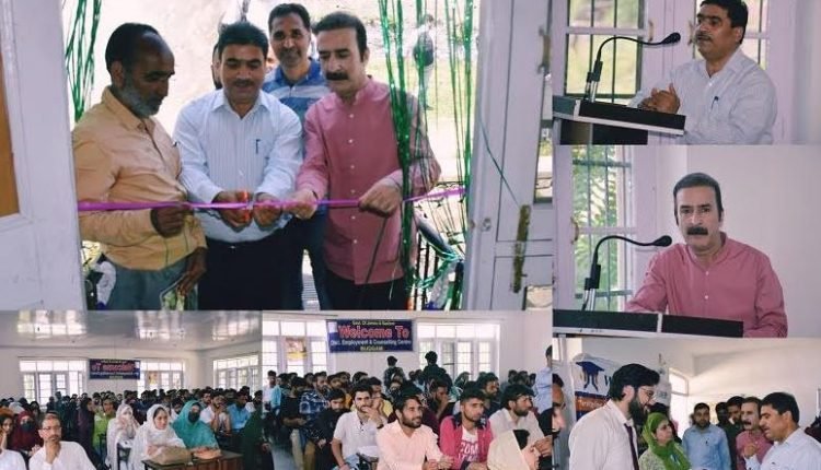 Over 600 youth participate in daylong Job Fair at Budgam