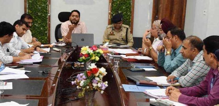DC reviews District Road safety measures in Udhampur