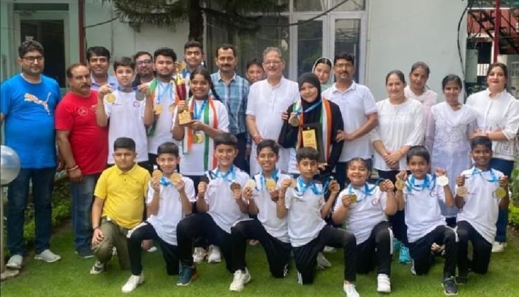 Kavinder felicitates sports-persons for brining laurels to J&K, India Open Taekwondo Championship