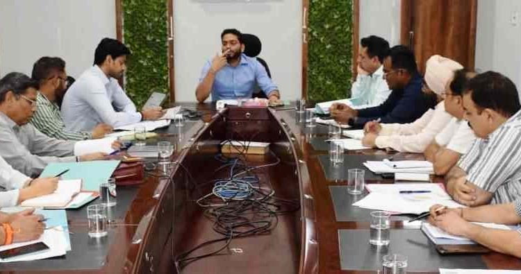 DC reviews implementation of self employment schemes in Udhampur district