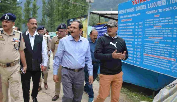 Advisor Bhatnagar visits Nunwan Base camp, reviews arrangements for ongoing Shri Amarnathji Yatra
