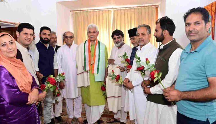 Delegation of Gandhi Global Family calls on Lt Governor