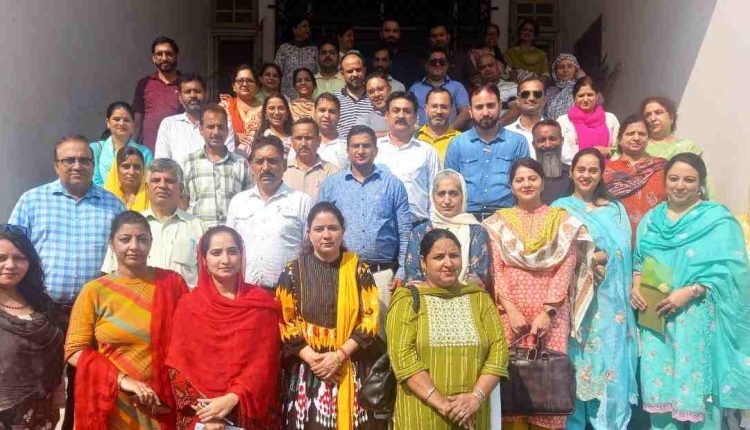Orientation Program on ’10-Bag Less Days’ concludes at JKSCERT Jammu
