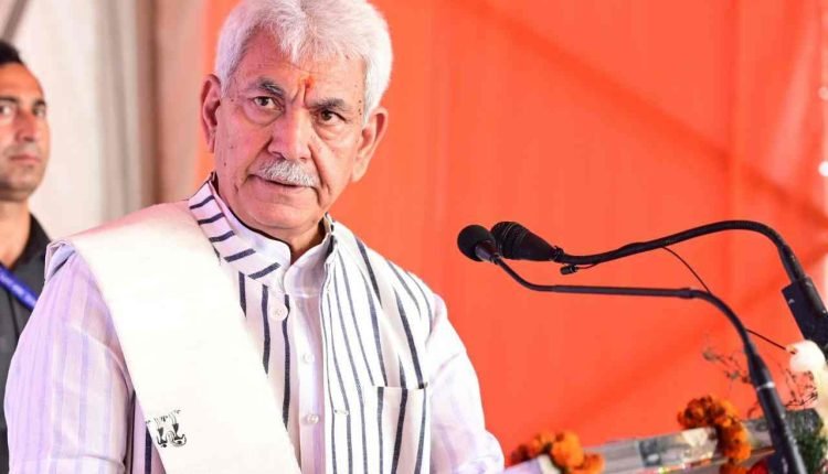 Lt Governor attends valedictory function of CBC, Ministry of I&B's Multimedia Exhibition in Srinagar