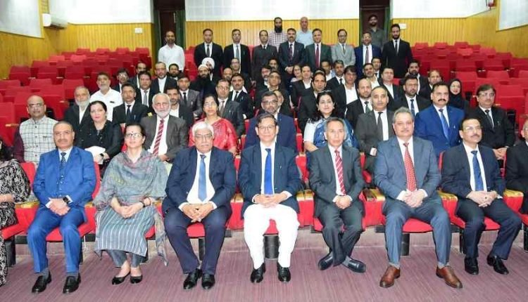 Chief Justice inaugurates 40 Hrs Mediation Programme for Advocates at JKJA Srinagar